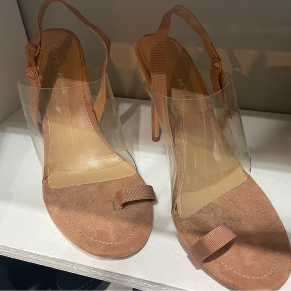 Like new heels! - Picture 2 of 3